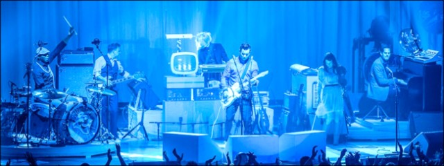BLUE WHITE N ROLL show.jpg