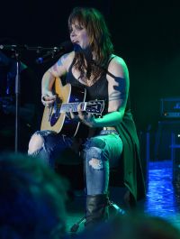 Beth Hart 2016 3.jpg