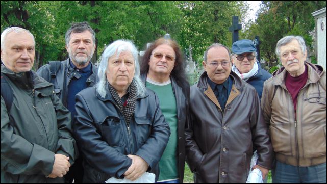 Grup de rockeri seniori.jpg