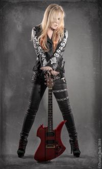 Lita Ford 2017 1.jpg