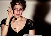 Maia Morgenstern Mic si-al dracu.jpg